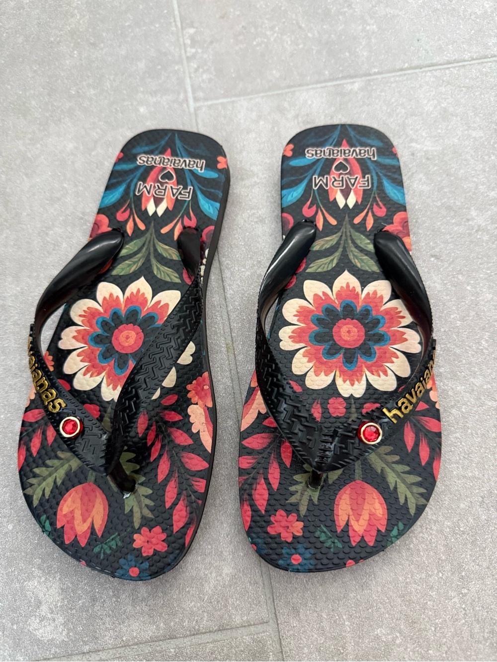 NEW Havaianas FARM Rio floral print flip-flops women's size 6/35